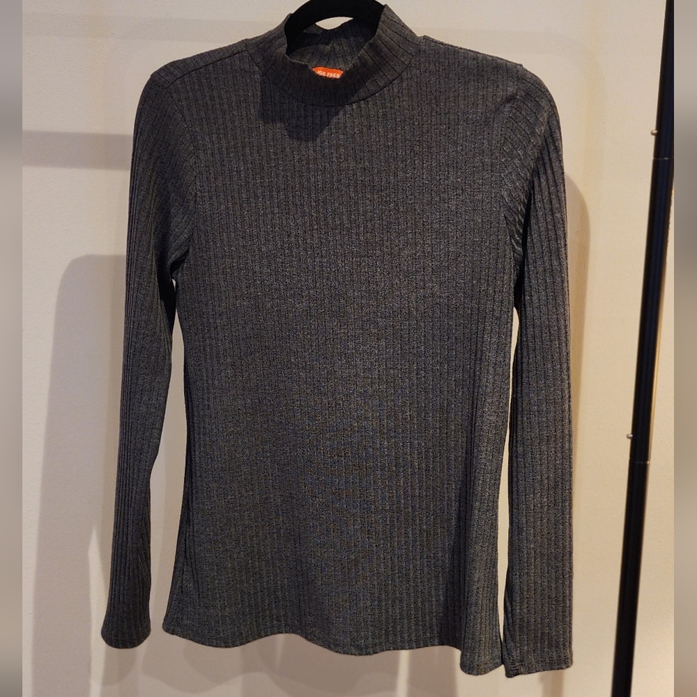 Gray Ribbed Long Sleeve Top - Picture 4 of 4